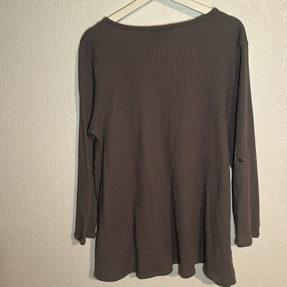 Simply Noelle Taupe Waffle Knit Henley Roll Tab Sleeves Size XXl - Picture 6 of 8